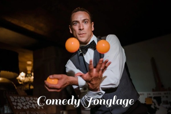 Comedykellner-Jongleur-40